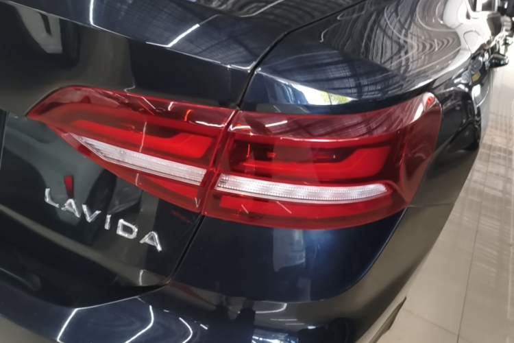 Used Volkswagen Lavida 2024 300TSI DSG Full-Comfort Edition Right Rear Taillight