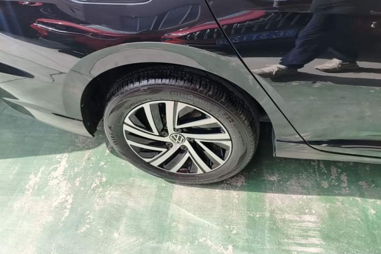 Used Volkswagen Lavida 2024 300TSI DSG Full-Comfort Edition Right Rear Wheel Hub