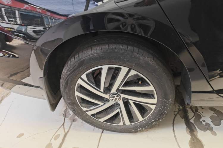 Used Volkswagen Lavida 2024 1.5L Automatic 5 Million Edition Right Rear Wheel Hub