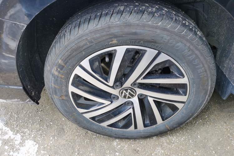 Used Volkswagen Lavida 2024 300TSI DSG Starry Sky Leading Edition Right Rear Wheel Hub