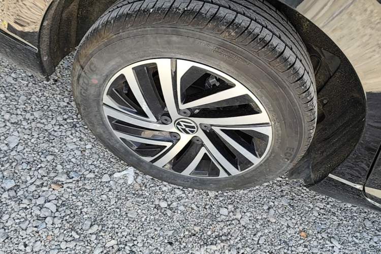 Used Volkswagen Lavida 2024 300TSI DSG Starry Sky Deluxe Edition Right Rear Wheel Hub