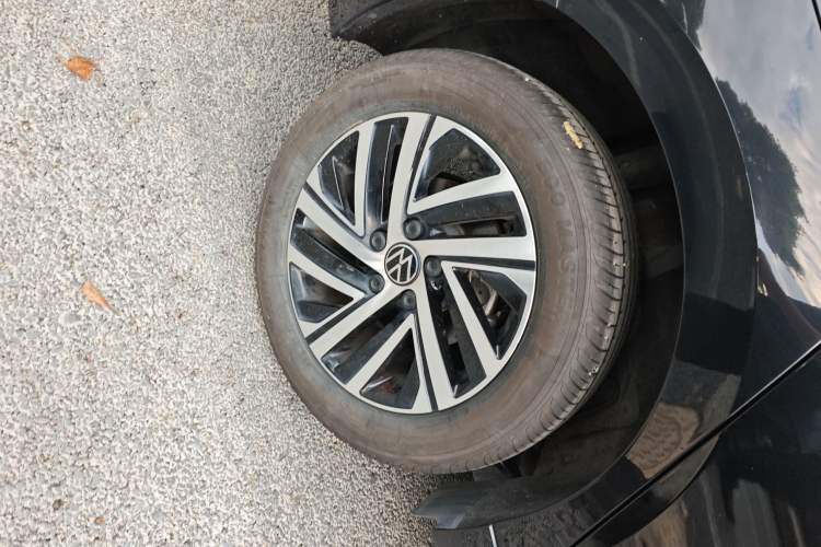 Used Volkswagen Lavida 2024 300TSI DSG Starry Sky Leading Edition Right Rear Wheel Hub