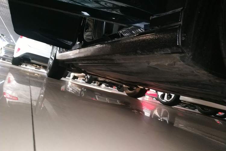 Used Volkswagen Lavida 2024 300TSI DSG Full-Comfort Edition Right Side Sill