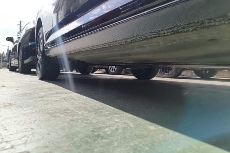 Used Volkswagen Lavida 2024 300TSI DSG Full-Comfort Edition Right Side Sill