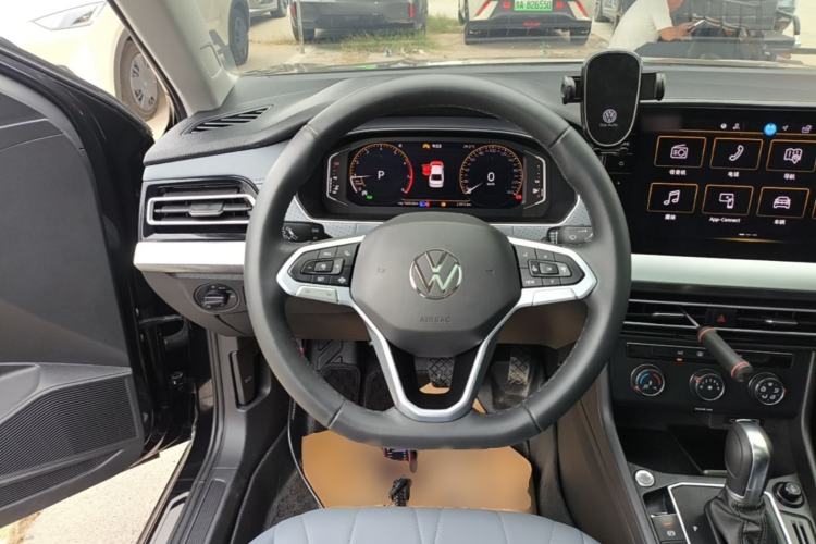 Used Volkswagen Lavida 2024 1.5L Automatic Starry Sky 5 Million Edition Steering Wheel
