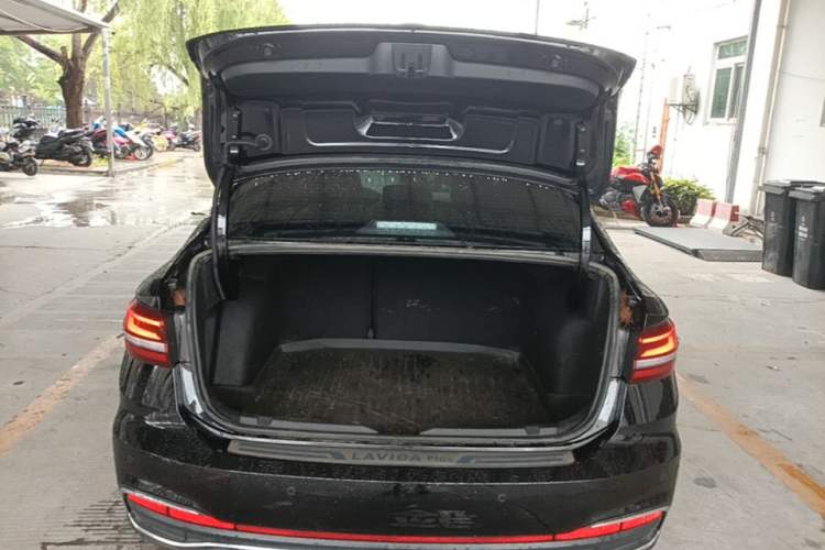 Used Volkswagen Lavida 2024 1.5L Automatic 5 Million Edition Trunk