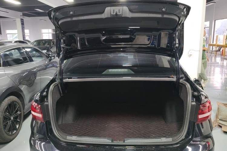 Used Volkswagen Lavida 2024 1.5L Automatic 5 Million Edition Trunk