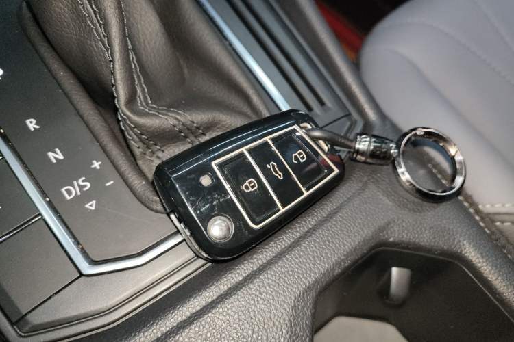 Used Volkswagen Lavida 2024 1.5L Automatic Starry Sky 5 Million Edition Vehicle Key