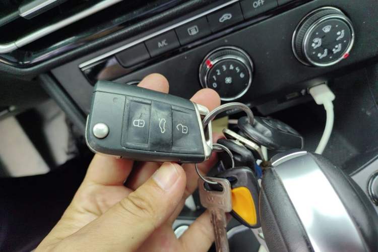 Used Volkswagen Lavida 2024 1.5L Automatic Starry Sky 5 Million Edition Vehicle Key