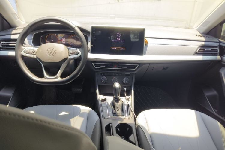 Used Volkswagen Lavida 2024 1.5L Automatic 5 Million Edition Center Console