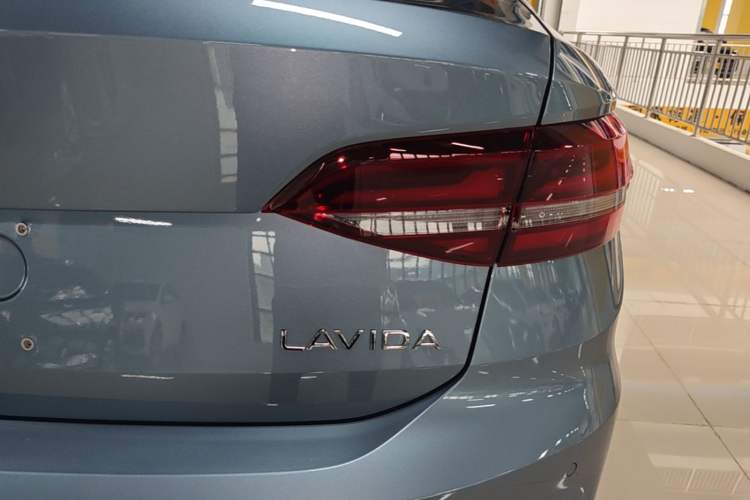 Used Volkswagen Lavida 2024 1.5L Automatic Starry Sky 5 Million Edition Right Rear Taillight