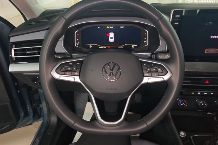Used Volkswagen Lavida 2024 1.5L Automatic Starry Sky 5 Million Edition Steering Wheel