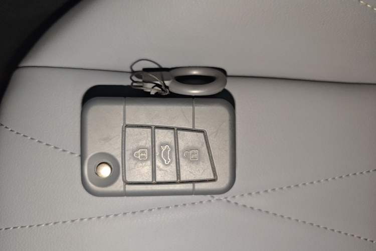 Used Volkswagen Lavida 2024 1.5L Automatic Starry Sky 5 Million Edition Vehicle Key