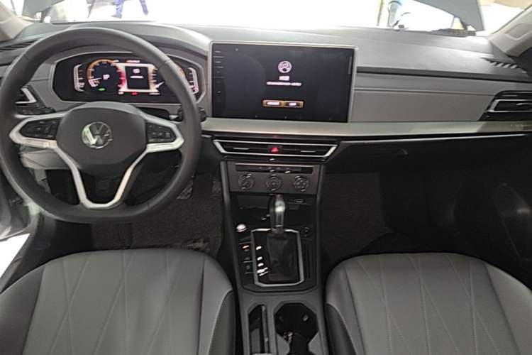 Used Volkswagen Lavida 2024 1.5L Automatic Starry Sky 5 Million Edition Audio And AC Panel