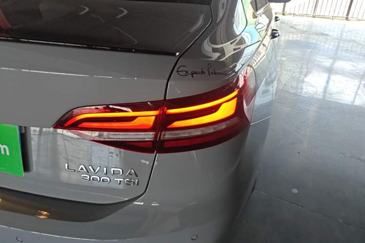 Used Volkswagen Lavida 2024 300TSI DSG Starry Sky Deluxe Edition Exterior 3