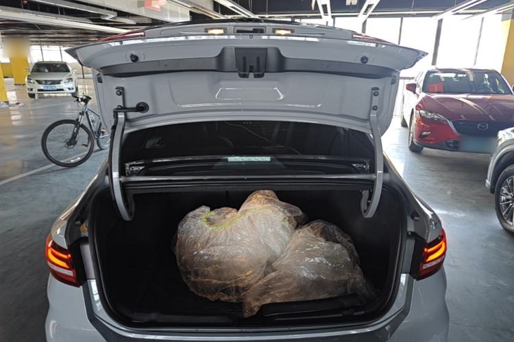Used Volkswagen Lavida 2024 300TSI DSG Starry Sky Deluxe Edition Trunk