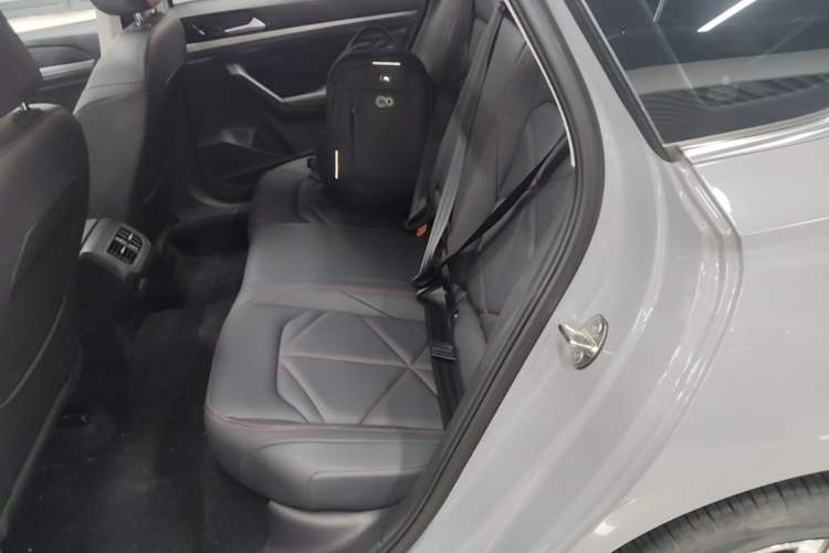 Used Volkswagen Lavida 2024 300TSI DSG Starry Sky Leading Edition Left Rear Seat