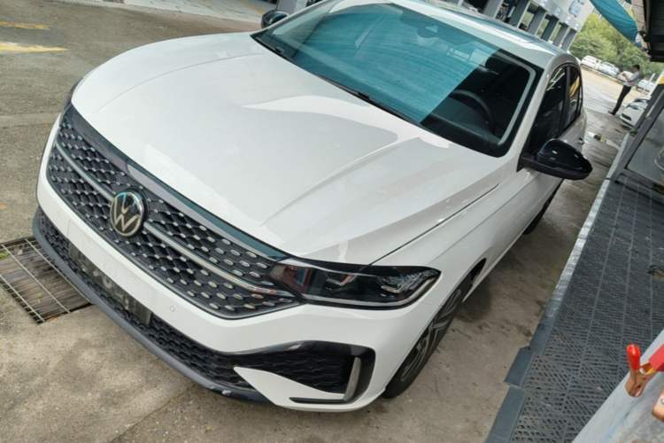 Used Volkswagen Lavida 2024 300TSI DSG Starry Sky Leading Edition Guazi used car, China used car export, Used car for sale, Used  cars, Cheapest cars for sale