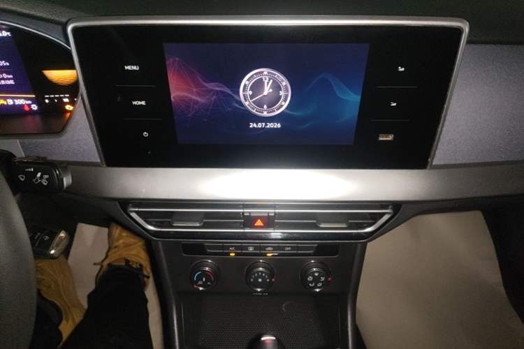 Used Volkswagen Lavida 2024 1.5L Automatic DeYi Edition Audio And AC Panel