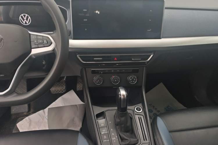 Used Volkswagen Lavida 2024 1.5L Automatic DeYi Edition Audio And AC Panel