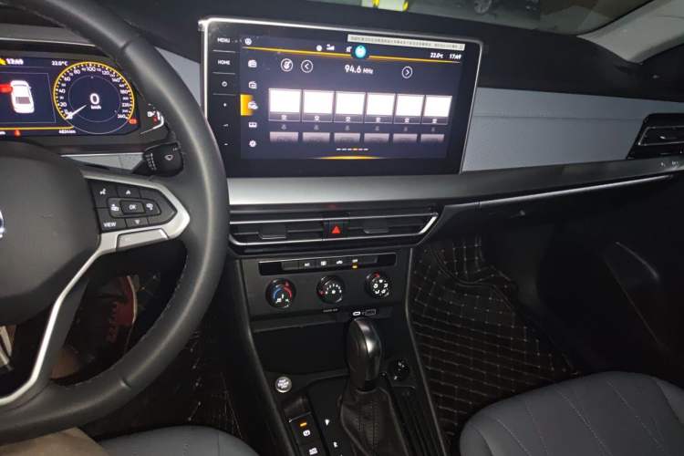 Used Volkswagen Lavida 2024 1.5L Automatic Starry Sky 5 Million Edition Audio And AC Panel