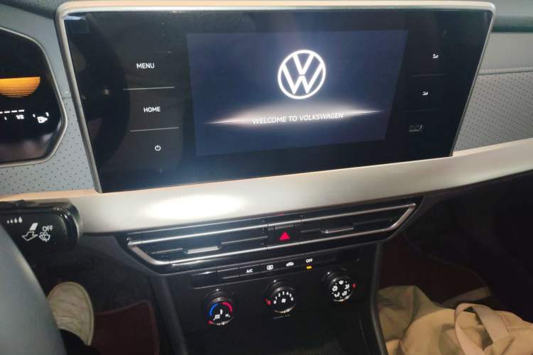 Used Volkswagen Lavida 2024 300TSI DSG Full-Comfort Edition Audio And AC Panel