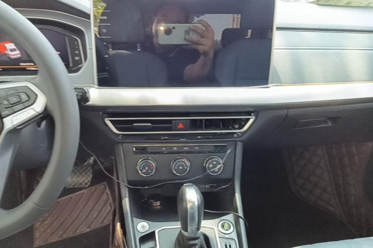 Used Volkswagen Lavida 2024 1.5L Automatic Starry Sky 5 Million Edition Audio And AC Panel
