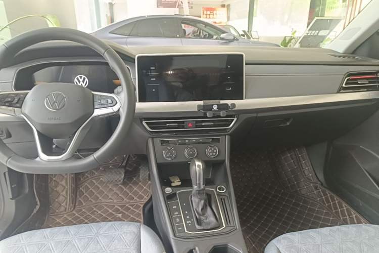 Used Volkswagen Lavida 2024 300TSI DSG Full-Comfort Edition Audio And AC Panel