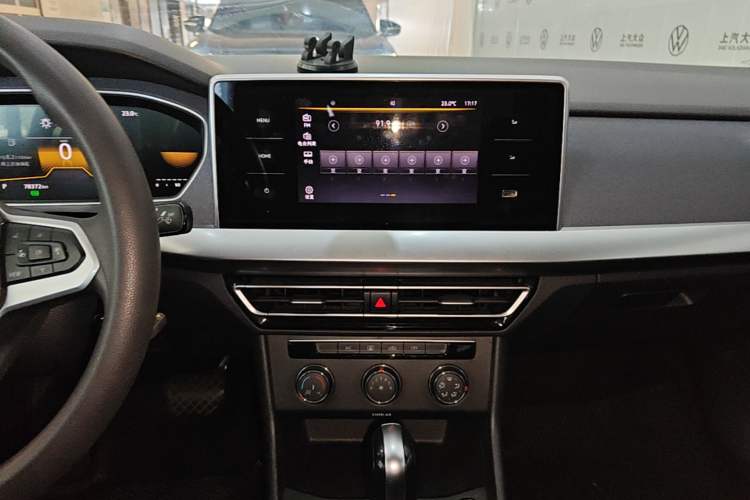 Used Volkswagen Lavida 2024 1.5L Automatic DeYi Edition Audio And AC Panel