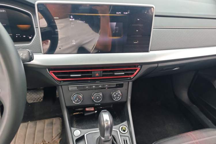 Used Volkswagen Lavida 2024 300TSI DSG Starry Sky Deluxe Edition Audio And AC Panel
