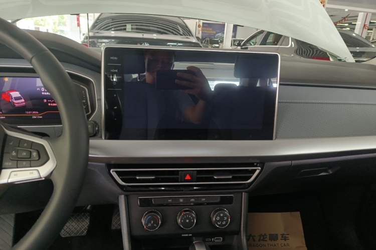 Used Volkswagen Lavida 2024 1.5L Automatic 5 Million Edition Audio And AC Panel