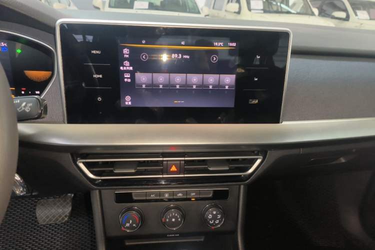 Used Volkswagen Lavida 2024 1.5L Automatic DeYi Edition Audio And AC Panel