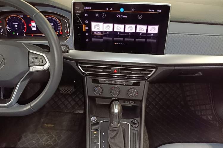 Used Volkswagen Lavida 2024 1.5L Automatic 5 Million Edition Audio And AC Panel