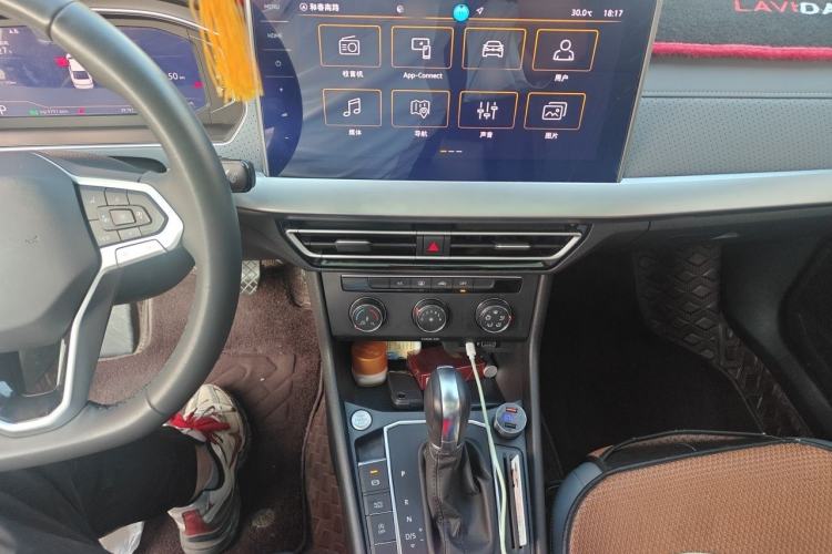 Used Volkswagen Lavida 2024 1.5L Automatic Starry Sky 5 Million Edition Audio And AC Panel