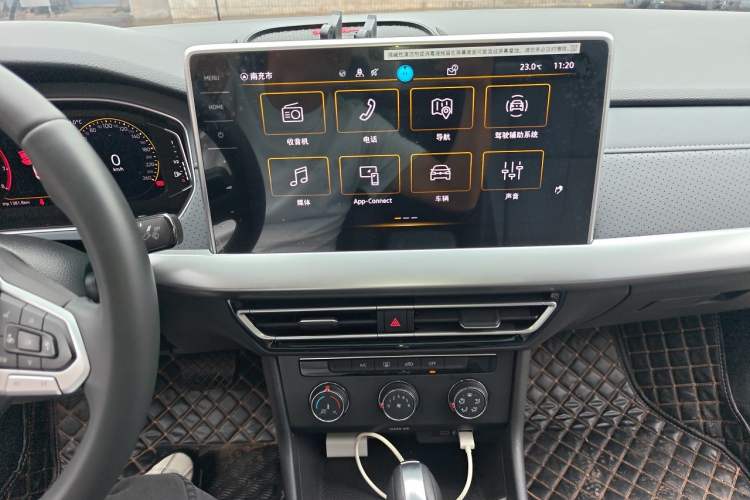 Used Volkswagen Lavida 2024 1.5L Automatic Starry Sky 5 Million Edition Audio And AC Panel