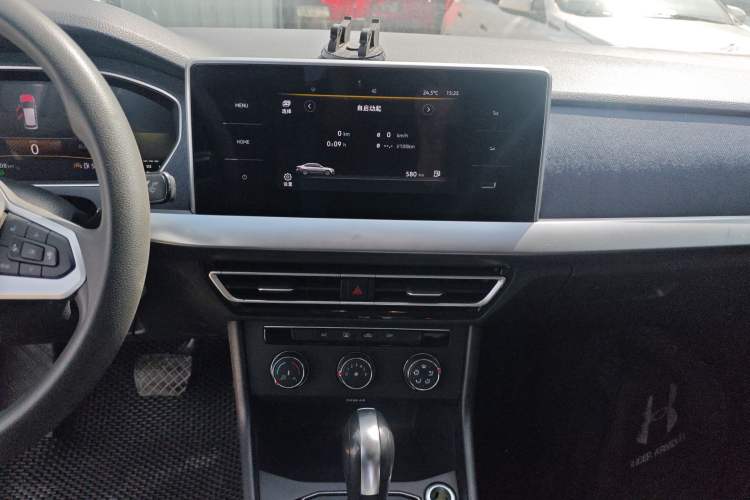Used Volkswagen Lavida 2024 1.5L Automatic DeYi Edition Audio And AC Panel