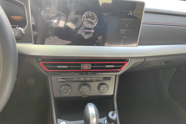 Used Volkswagen Lavida 2024 300TSI DSG Starry Sky Deluxe Edition Audio And AC Panel