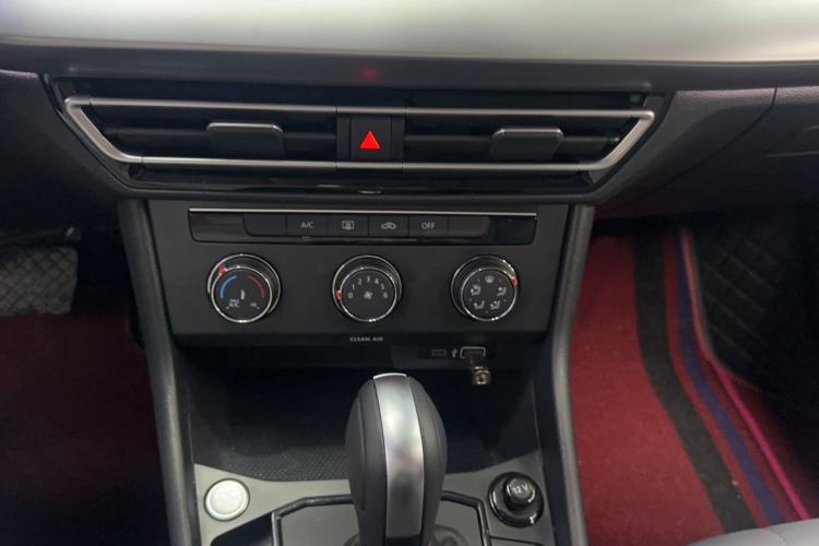 Used Volkswagen Lavida 2024 1.5L Automatic Starry Sky 5 Million Edition Audio And AC Panel