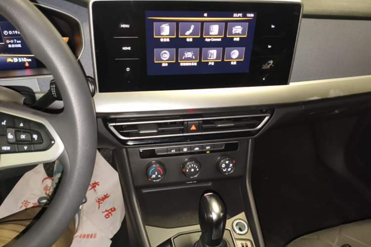 Used Volkswagen Lavida 2024 1.5L Automatic DeYi Edition Audio And AC Panel