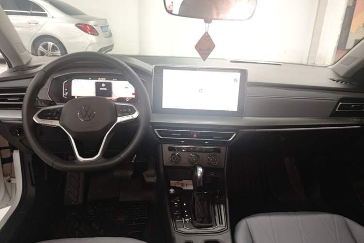 Used Volkswagen Lavida 2024 1.5L Automatic Starry Sky 5 Million Edition Center Console