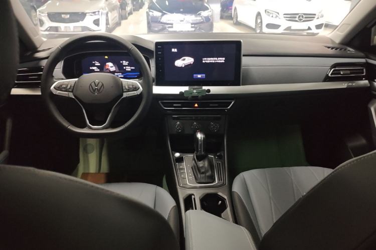 Used Volkswagen Lavida 2024 1.5L Automatic Starry Sky 5 Million Edition Center Console