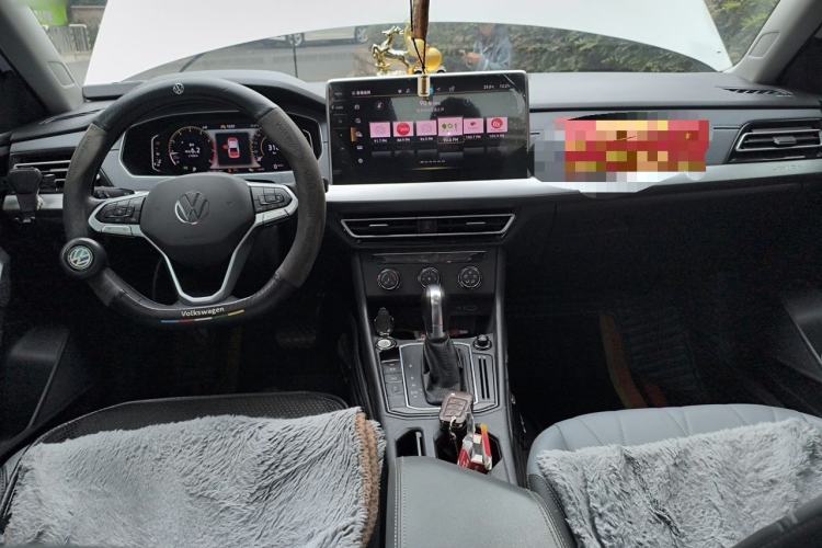 Used Volkswagen Lavida 2024 1.5L Automatic Starry Sky 5 Million Edition Center Console