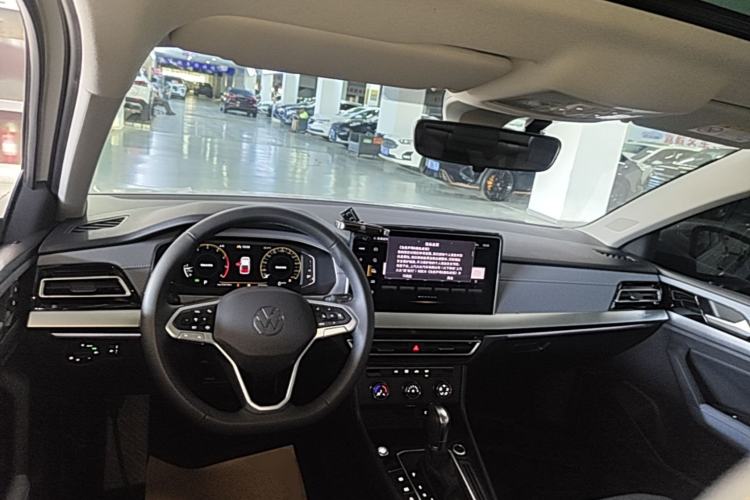 Used Volkswagen Lavida 2024 1.5L Automatic Starry Sky 5 Million Edition Center Console