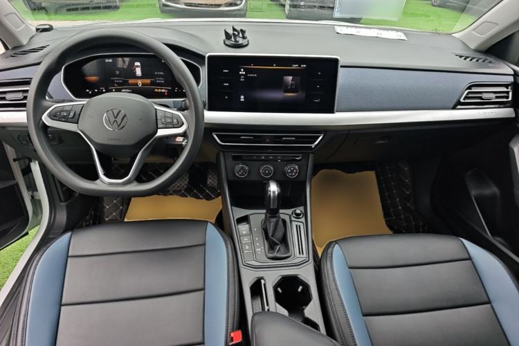 Used Volkswagen Lavida 2024 1.5L Automatic DeYi Edition Center Console