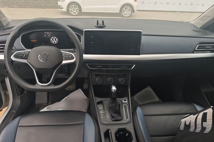Used Volkswagen Lavida 2024 1.5L Automatic DeYi Edition Center Console