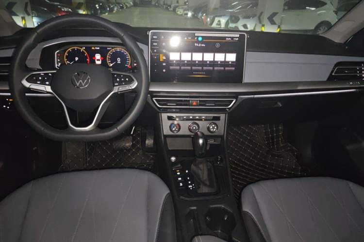 Used Volkswagen Lavida 2024 1.5L Automatic Starry Sky 5 Million Edition Center Console
