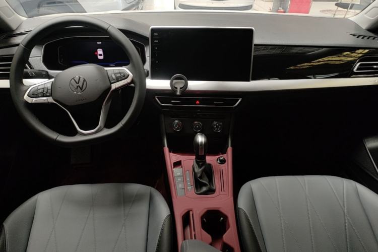 Used Volkswagen Lavida 2024 1.5L Automatic Starry Sky 5 Million Edition Center Console