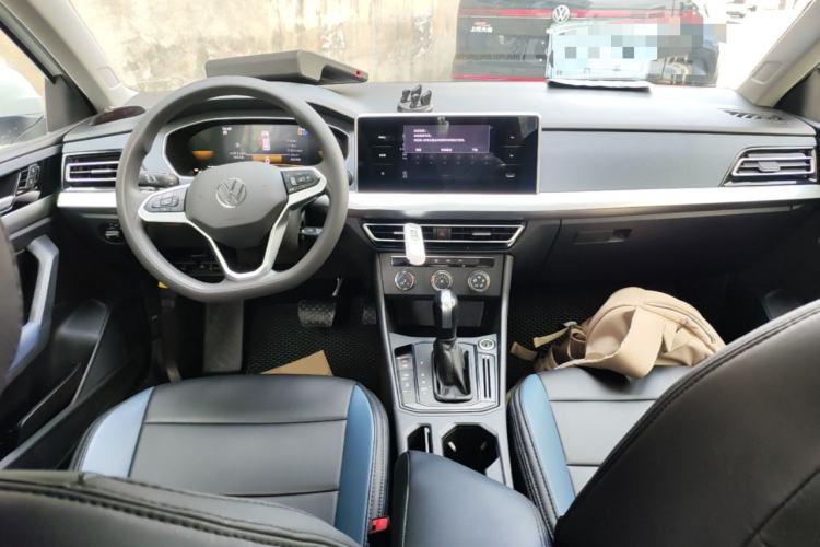 Used Volkswagen Lavida 2024 1.5L Automatic DeYi Edition Center Console