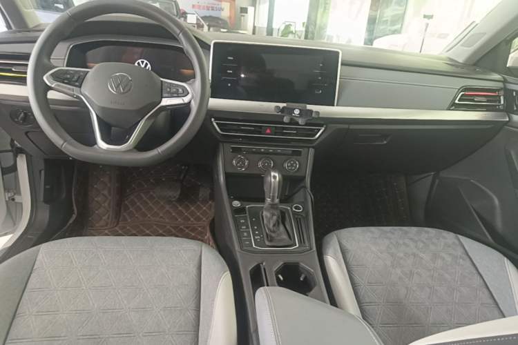 Used Volkswagen Lavida 2024 300TSI DSG Full-Comfort Edition Center Console