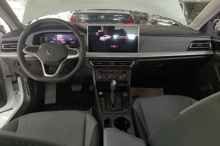 Used Volkswagen Lavida 2024 1.5L Automatic 5 Million Edition Center Console